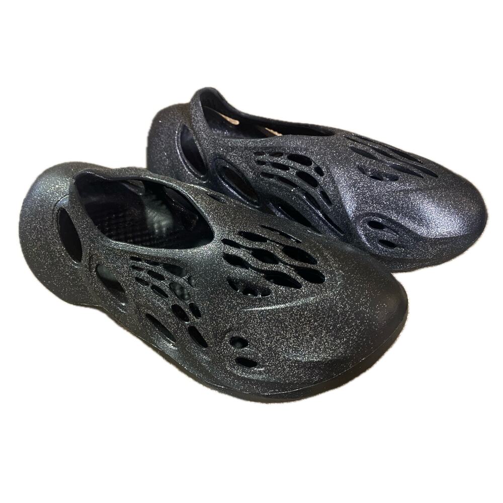 Yeezy-Inspired Kids Size 1 Modern Glitter Black Foam Clogs Slip On Shoes